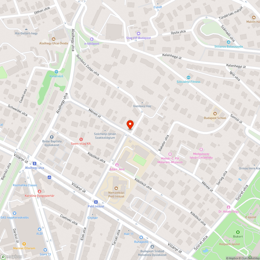 állandó szabálytalan parkolás járdán, zavarva a kanyarodást is bejelentés helye