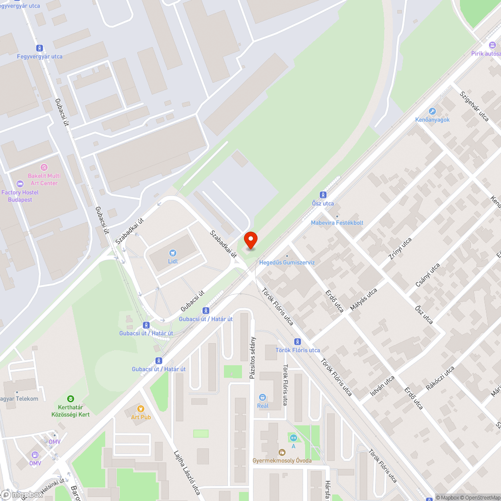 Szétvert hirdetőtábla bejelentés helye