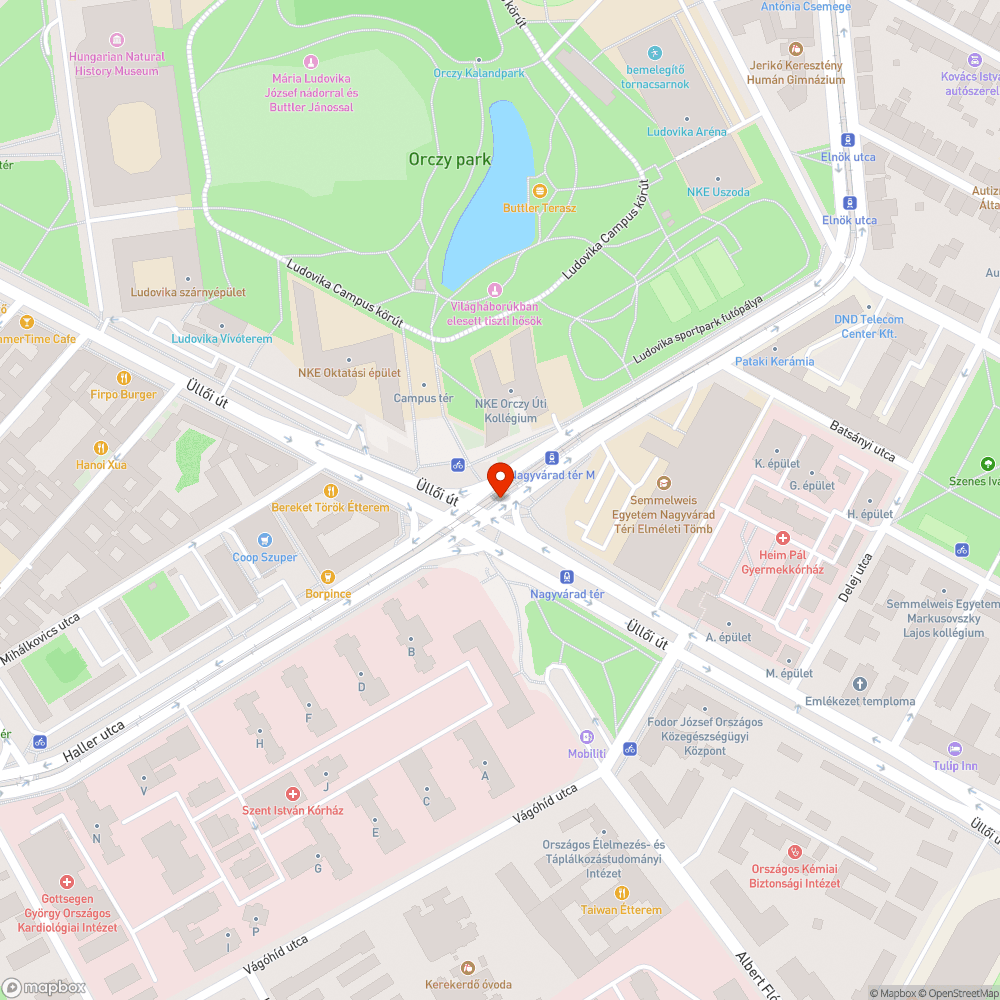 Hónapok óta üresen álló reklámtartók bejelentés helye