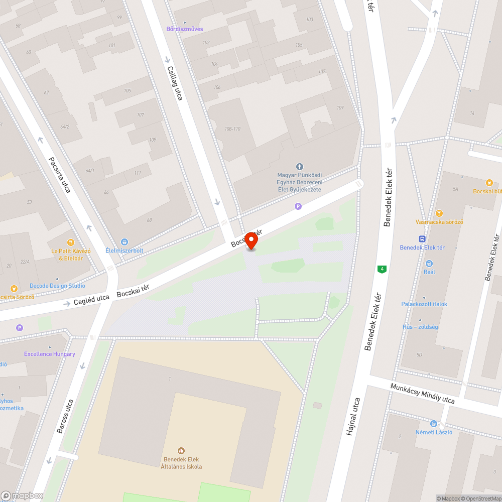 Fűből kiálló acéllemez a Bocskai téren bejelentés helye