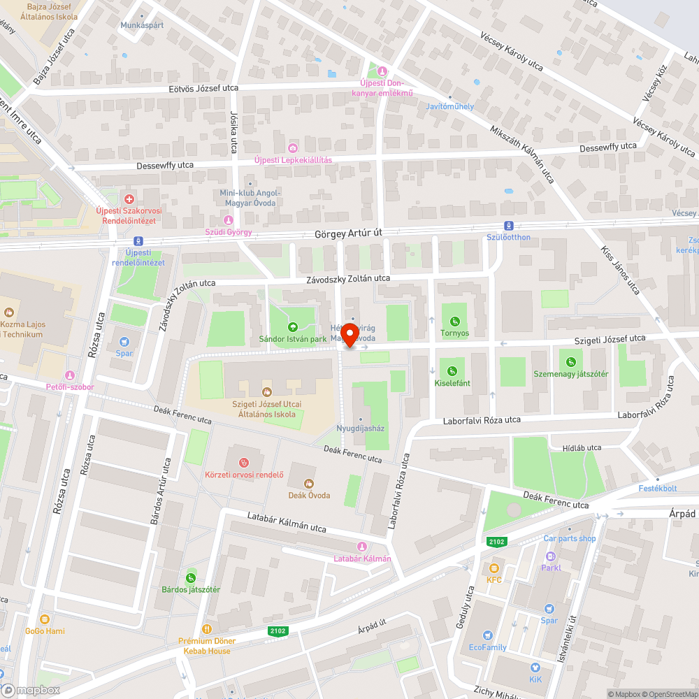 Szigeti József utca 2-4 előtt 100%-osan tönkretett zöldterület bejelentés helye