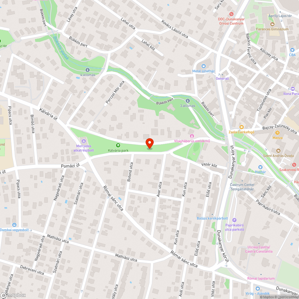 Az egyik csatorna fedél mellől hiányzik a beton egy autó kerekw simán belemegy bejelentés helye