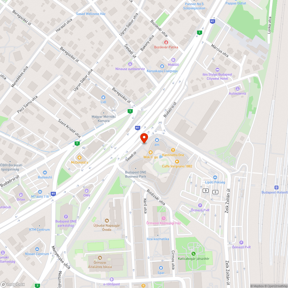 Túlcsorduló kukák a buszmegállókban a Budapest One előtt bejelentés helye