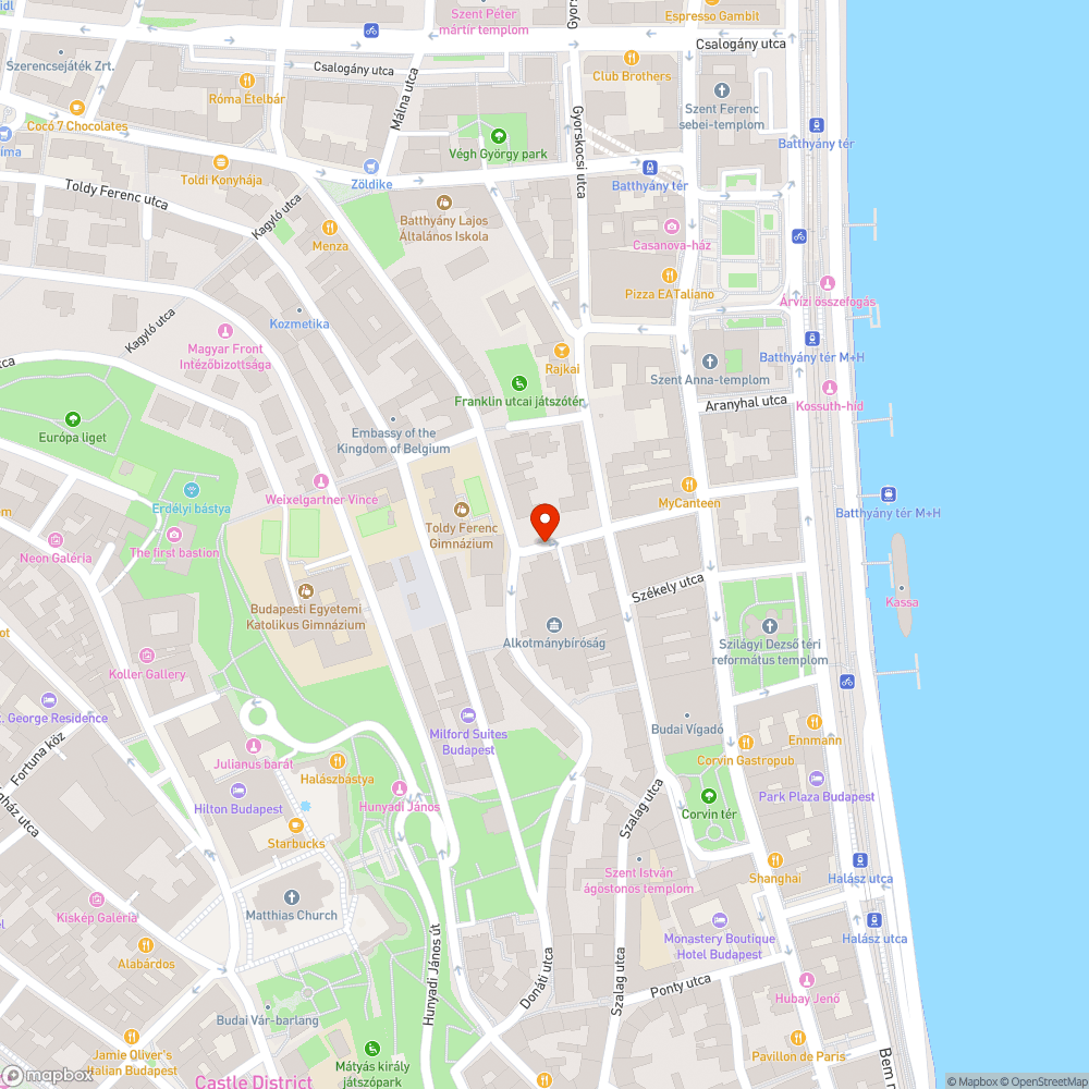 Ügyesen belógatva a kuka a járdára láncon bejelentés helye