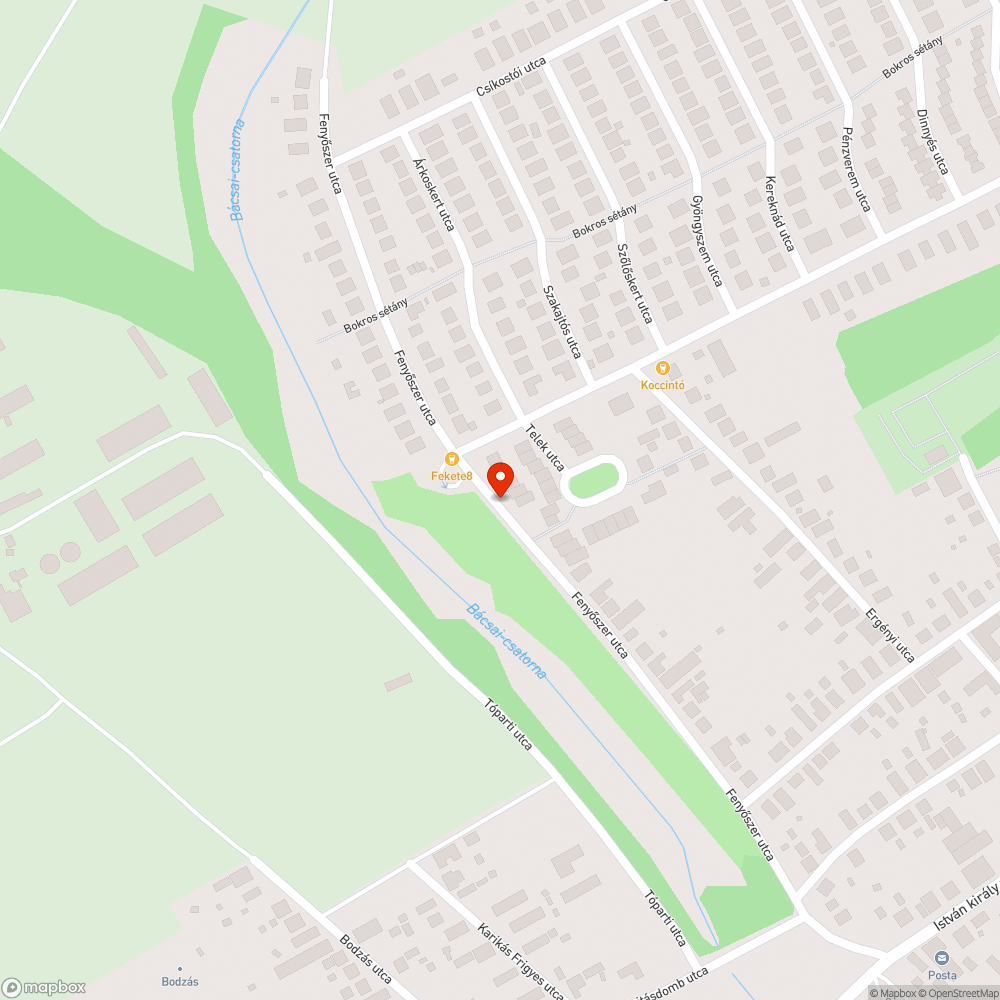 Elhagyott szürke BMW a Fenyőszer utcában (Győr) bejelentés helye