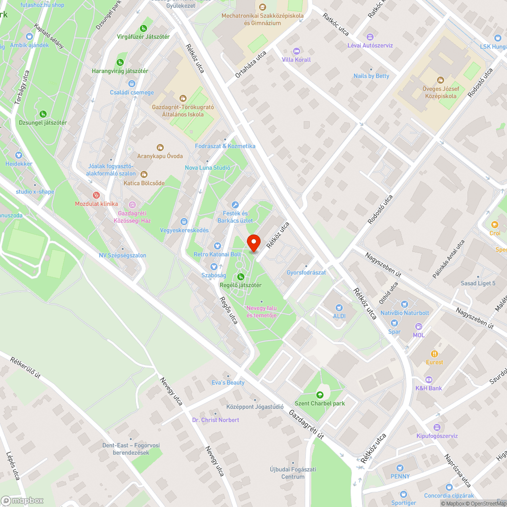 Regélő játszótér mellett kövek az avarban bejelentés helye