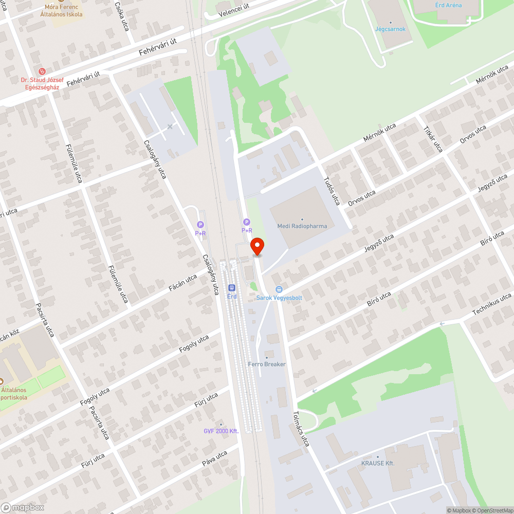 A vasútállomáson Tolmács utca helyett, kivilágítatlan kátyú és sártenger fogadja az érkezőket bejelentés helye