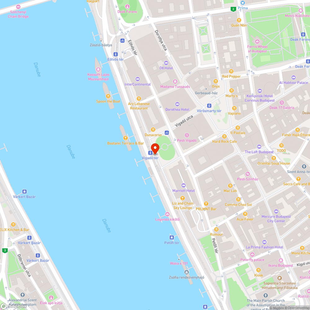 Dőlő oszlop, szanaszét kábelek, matricatengeres közműdoboz bejelentés helye