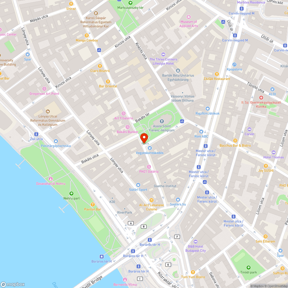 Szabálytalanul parkoló autók a gyalogos-kerékpáros övezet határán bejelentés helye