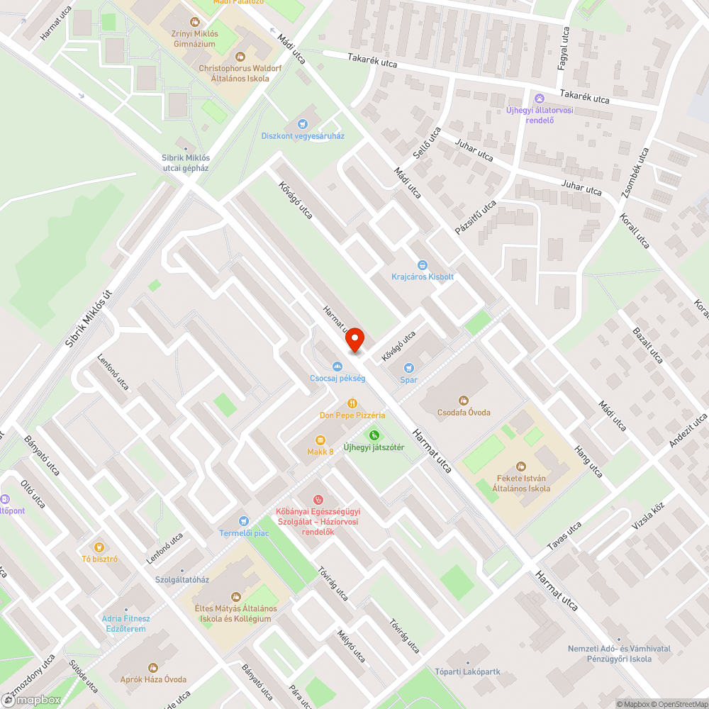 Kitaposott fű, rendszeresen szabálytalan parkolás bejelentés helye