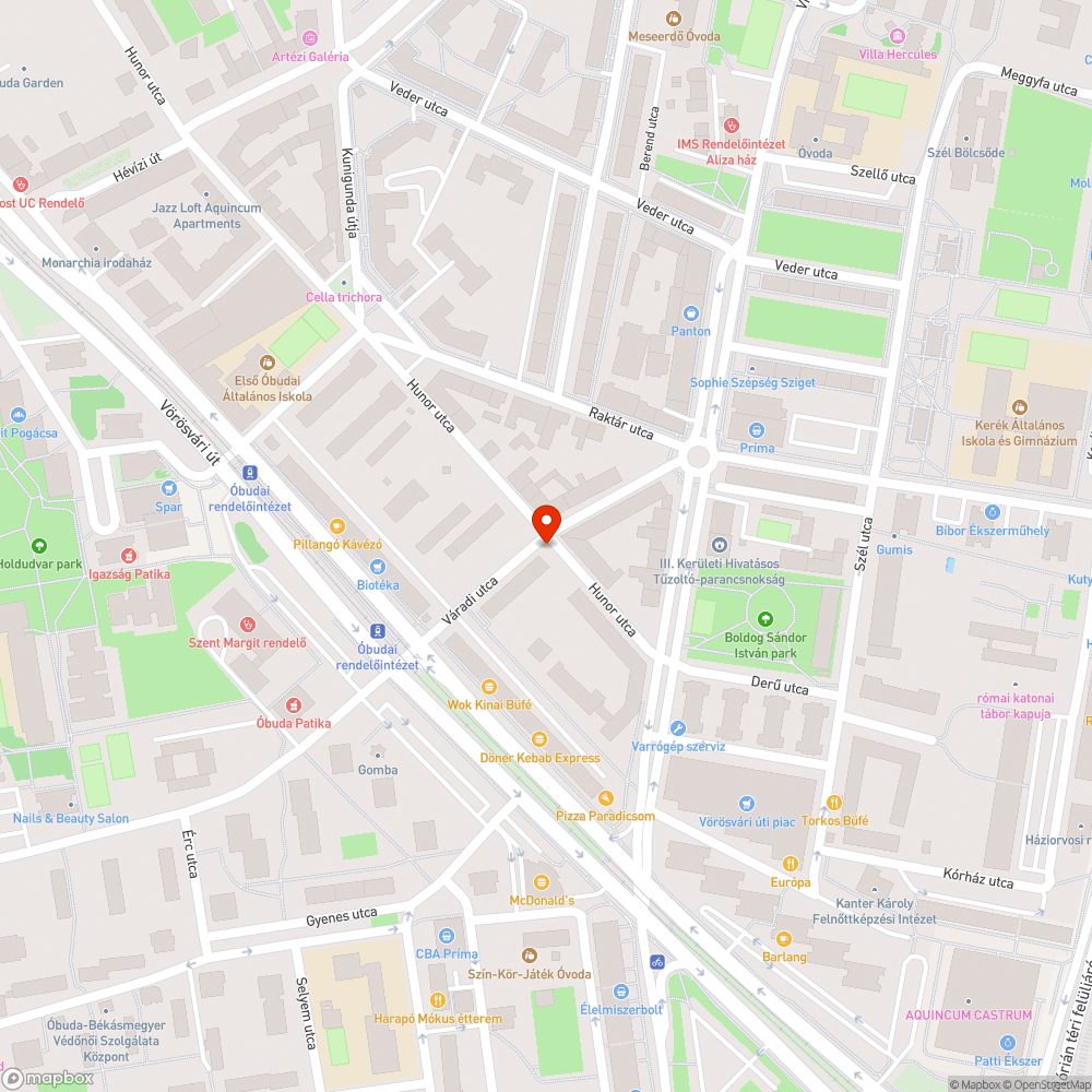 Közlekedési táblához rögzített szemét bejelentés helye