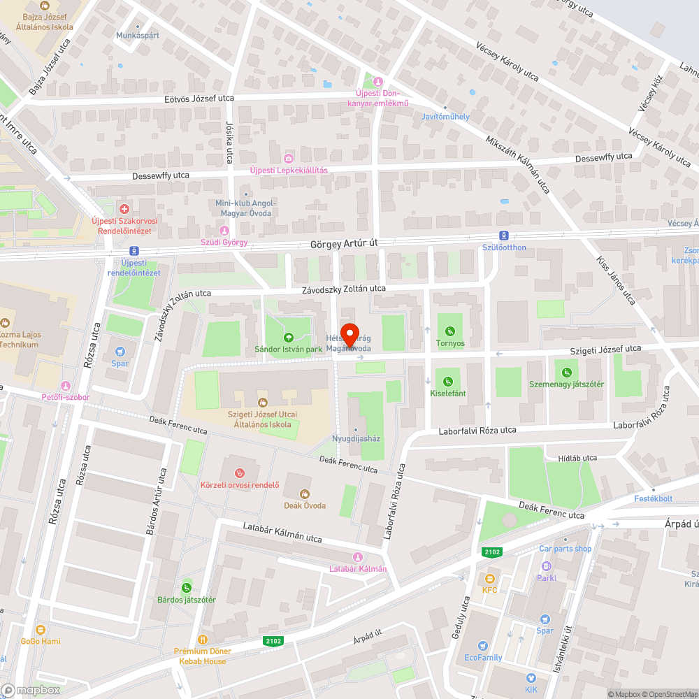 Drift pálya a lakótelep közepén, zöldterületen, behajtani tilosban bejelentés helye