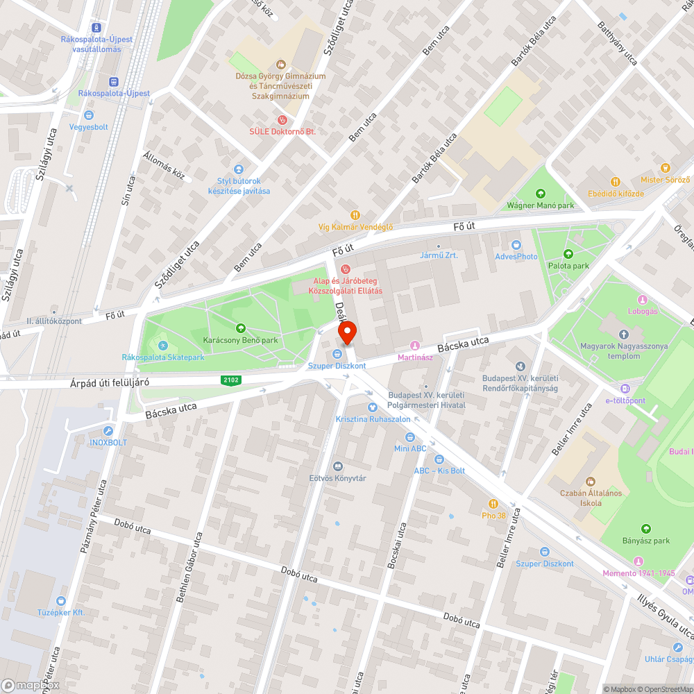 Kátyu, járókelők sárban, veszélyben a kirakat bejelentés helye