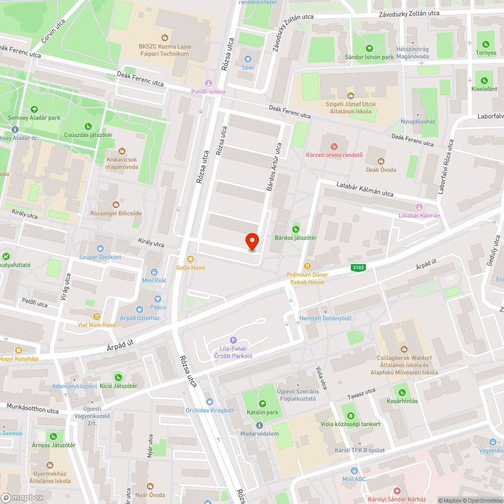 Rendszeres fűre parkolás a volt uszoda mögött bejelentés helye