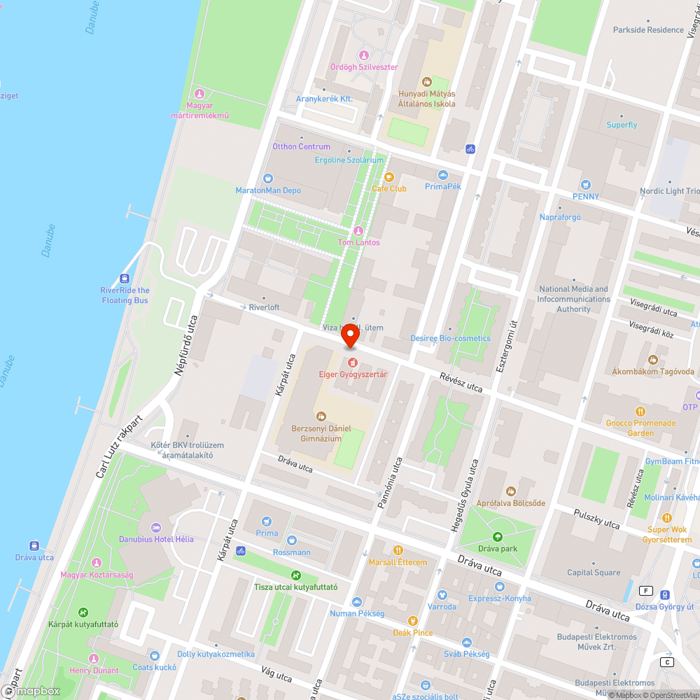 Szemét az orvosi rendelő ügyeleti bejárata előtt. bejelentés helye