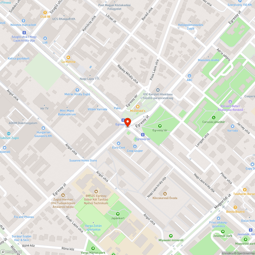 Útfelújítás után otthagyott hatalmas kődarab bejelentés helye