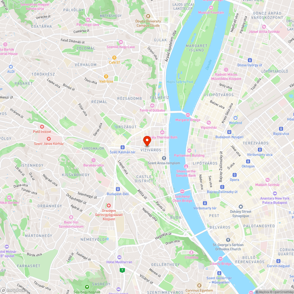 Hatalmas kátyú a parkoló közepén bejelentés helye