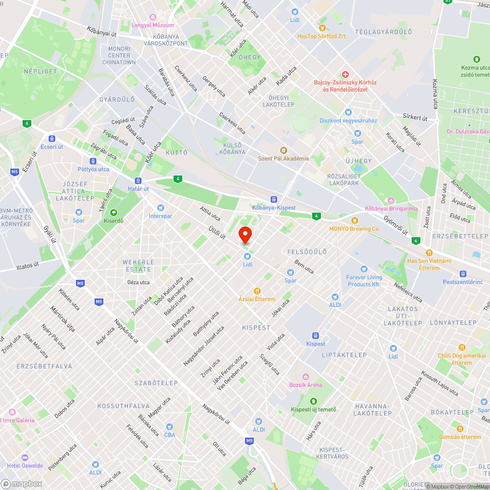 Kátyúk, repedezett burkolat a Kossuth térnél bejelentés helye