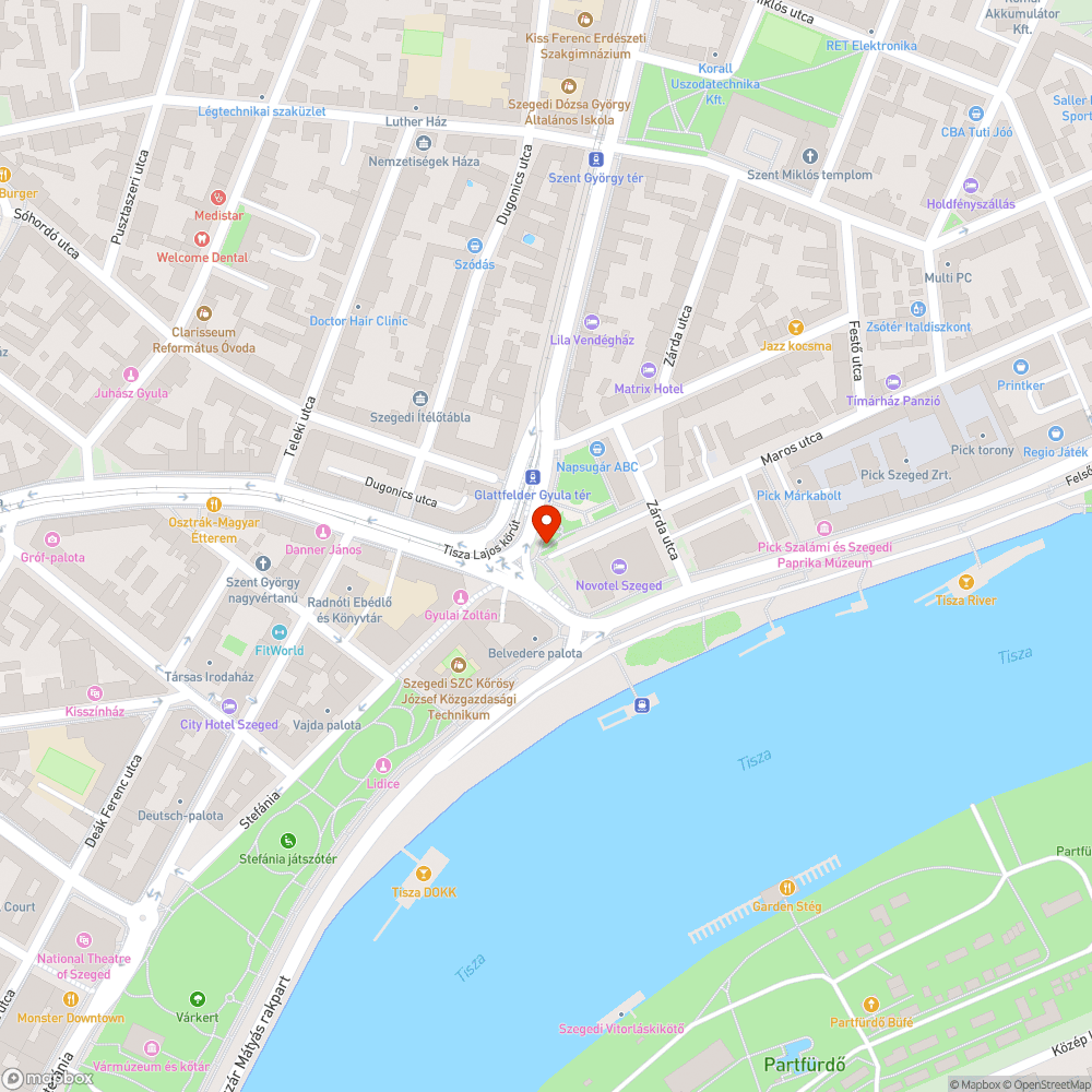 Szűk keresztmetszet (túl keskeny járda) - Novotel előtt bejelentés helye