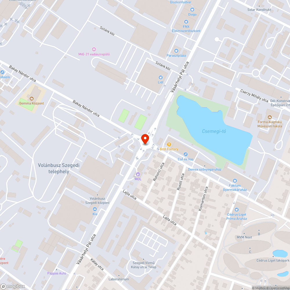 Hirdetőtábla nyitott ajtaja bejelentés helye