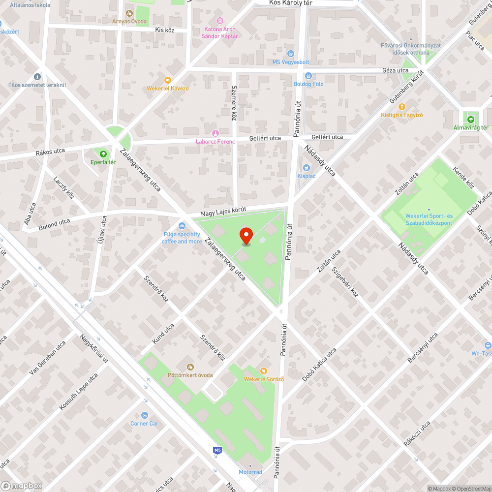 nyitott elektromos doboz a parkban bejelentés helye