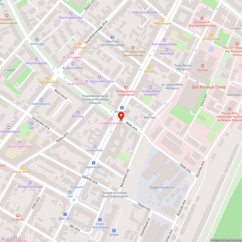 A közepén megsüllyedt, széleinél kiálló aknafedlap - Boldogasszony sgt. 40. (Oldal utcai sarok) bejelentés helye