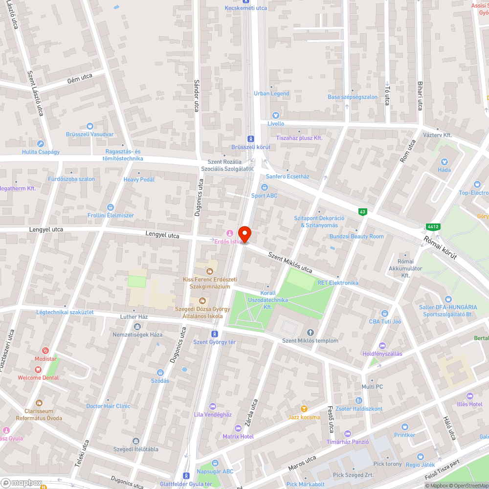 Alacsonyan levő és matricázott tábla - Szent Miklós utca és József A. sgt. sarka bejelentés helye