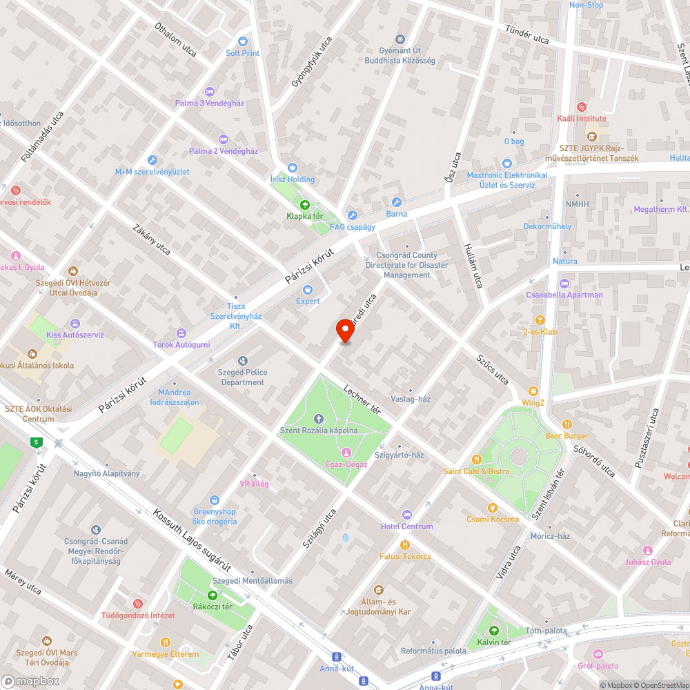 Kidobott szőnyeg és kerékpárváz az utcán. bejelentés helye