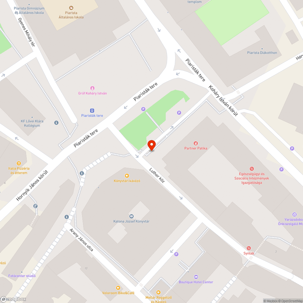 Beszakadó járda a Piaristák terén bejelentés helye