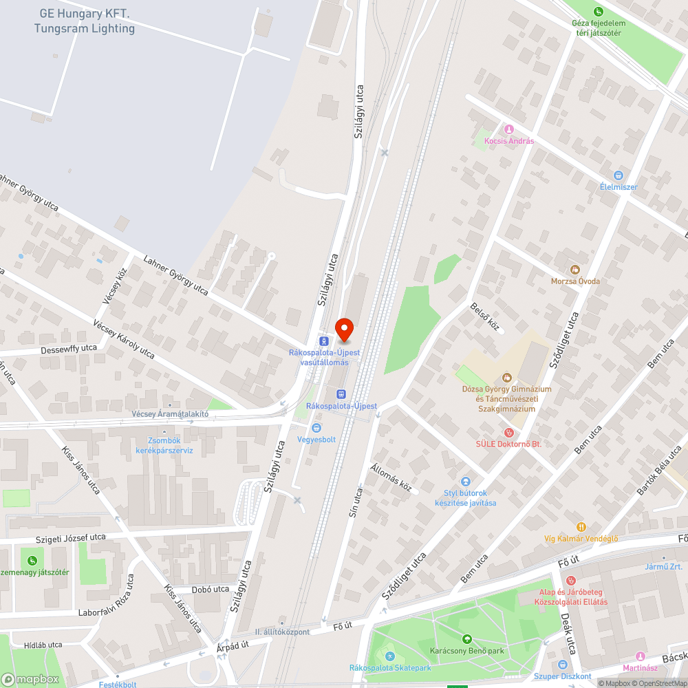 padok ülődeszka és háttámla nélkül a vasútállomáson bejelentés helye