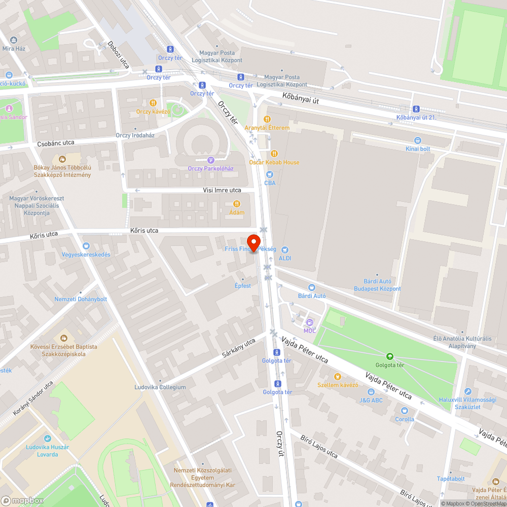 Szeméttel teli zöldterület a házak előtt bejelentés helye