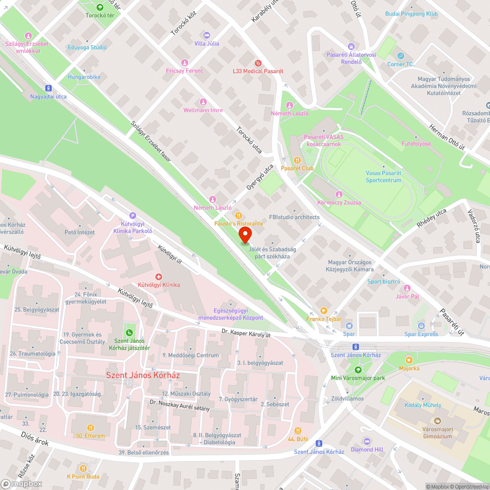 Fára szögezett tájékoztató bejelentés helye