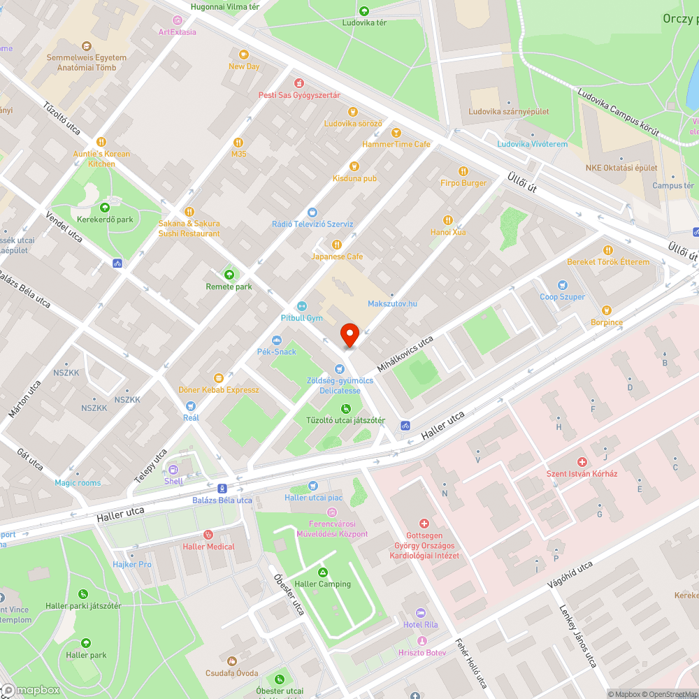 Használt hűtőszekrények a járdán. bejelentés helye