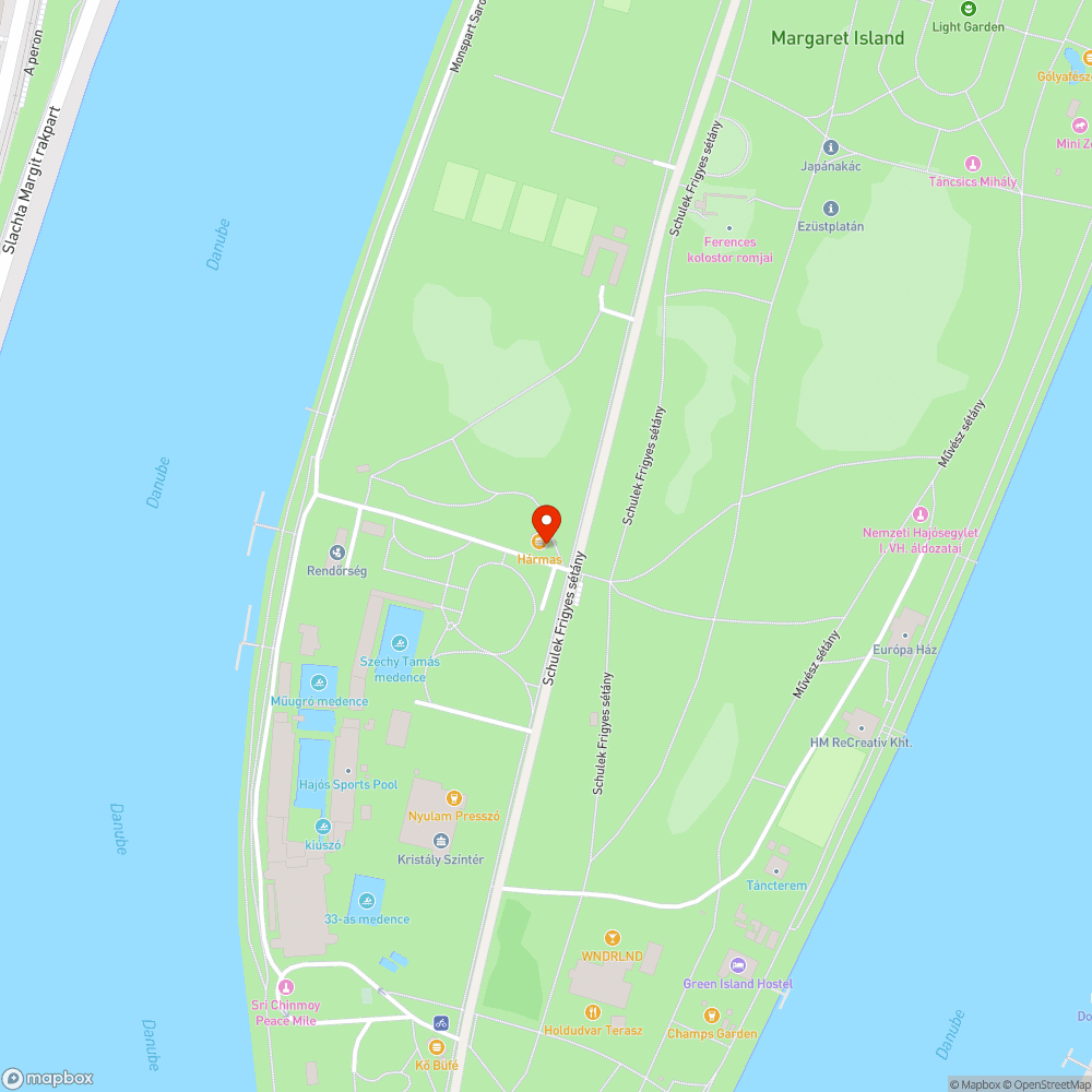 Tiltott jelképek a Vadaskert előtt a Margit híd felé bejelentés helye