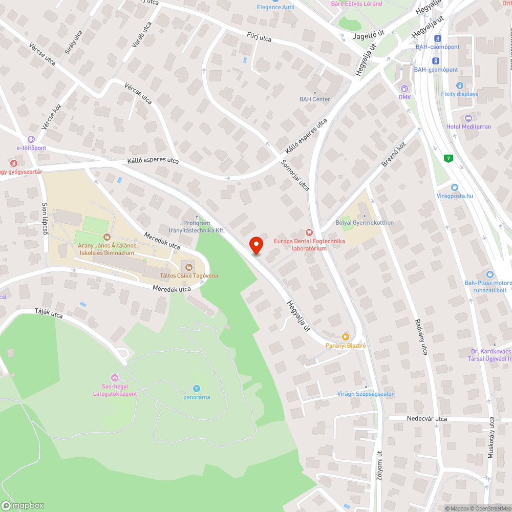 Rommá parkolt buszmegálló bejelentés helye