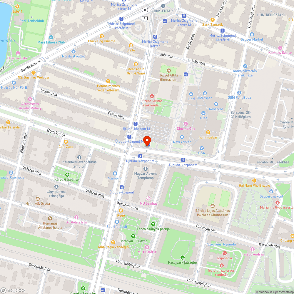 Felgyűrődött burkolat a Fehérvári úti vásárcsarnok előtt bejelentés helye