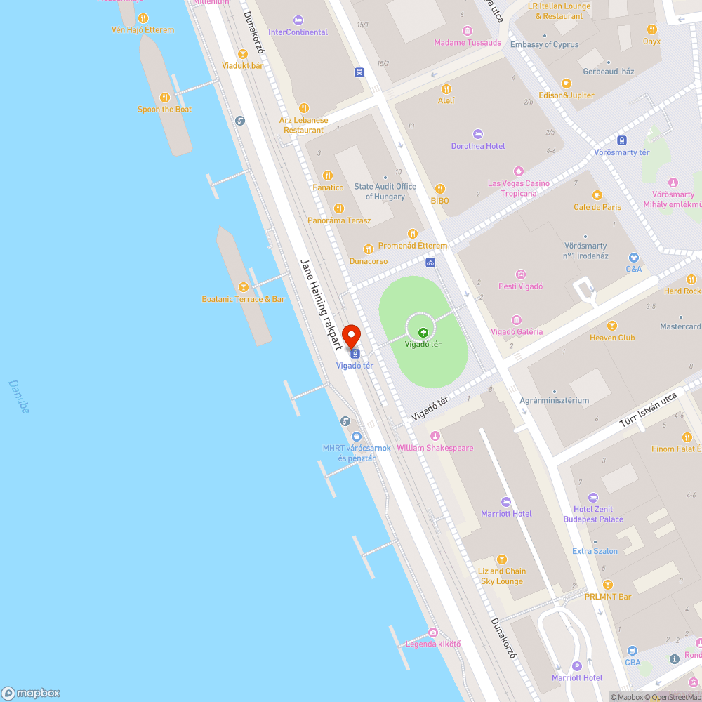 kidőlt szekrény, kilógó kábelek bejelentés helye