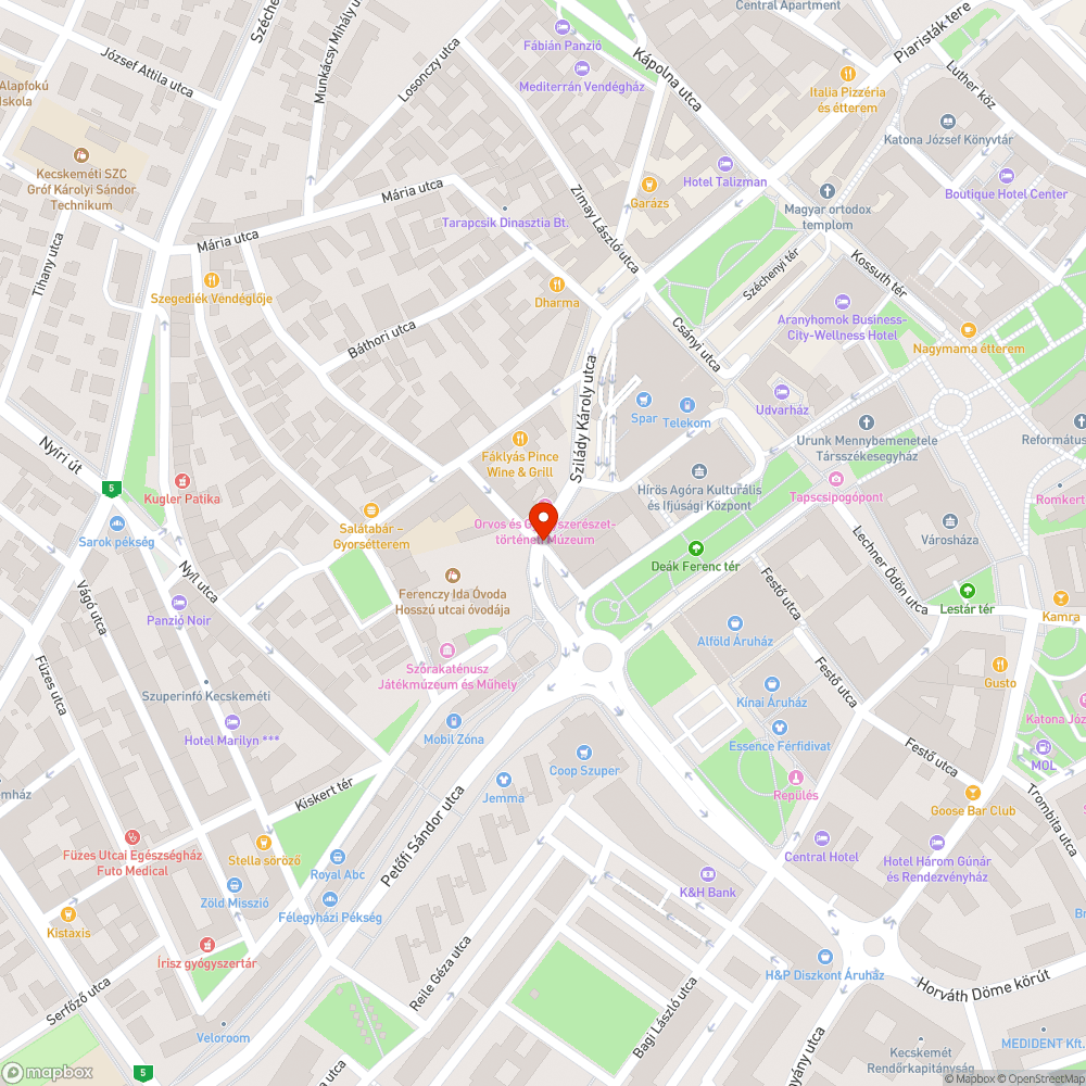 A Kormányablak környéke gazos, elhanyagolt bejelentés helye