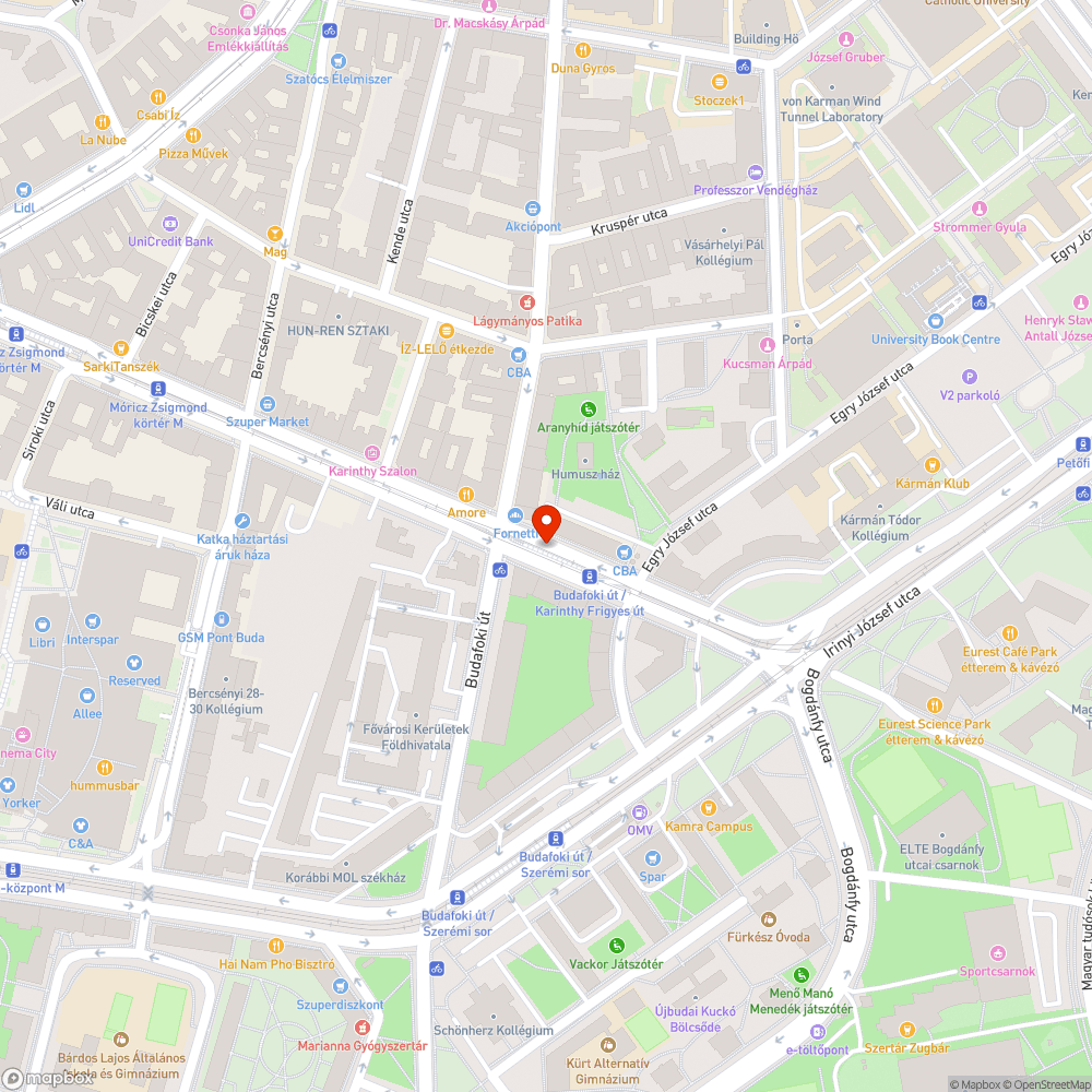 Egy zsák femdoboz hanykolodik a megállóban. bejelentés helye