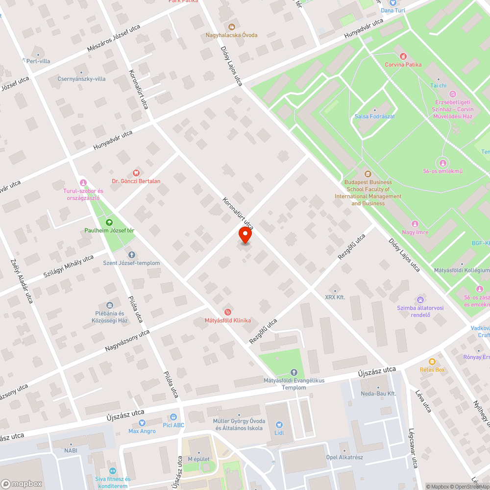 Füves közterület rongálódása a Májusfa utcában (Dozzi villa) bejelentés helye