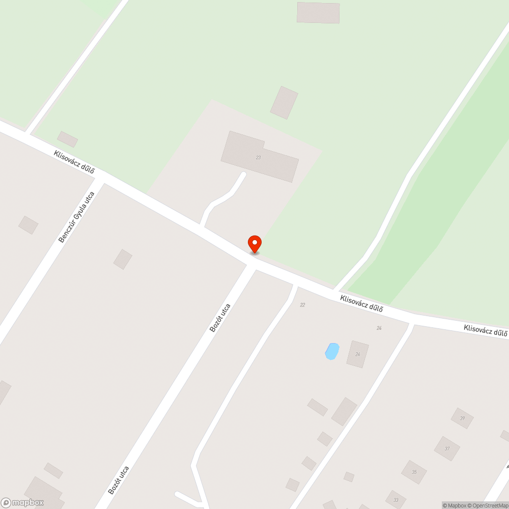 Bozót utca torkolatánál padlóburkolat-sittel töltött kátyú bejelentés helye