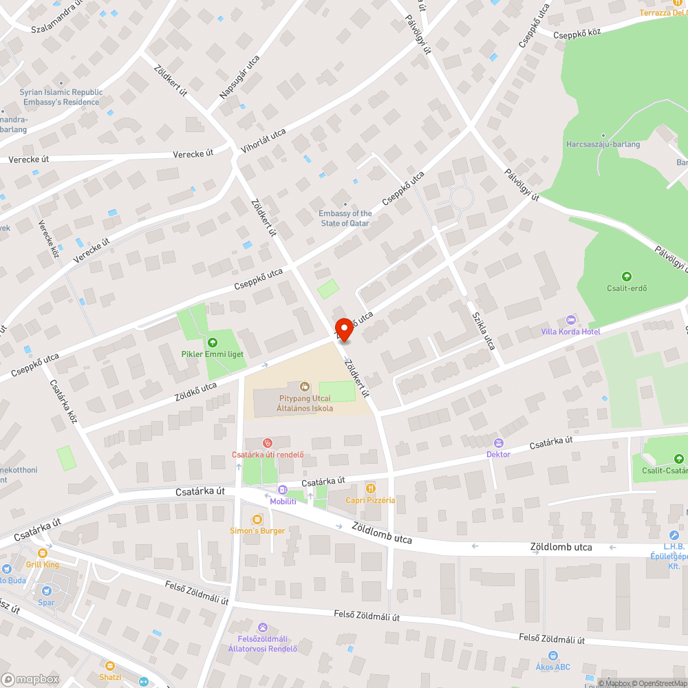 Kiálló és leaszfaltozatlan aknafedél a Zöldkert utcában bejelentés helye