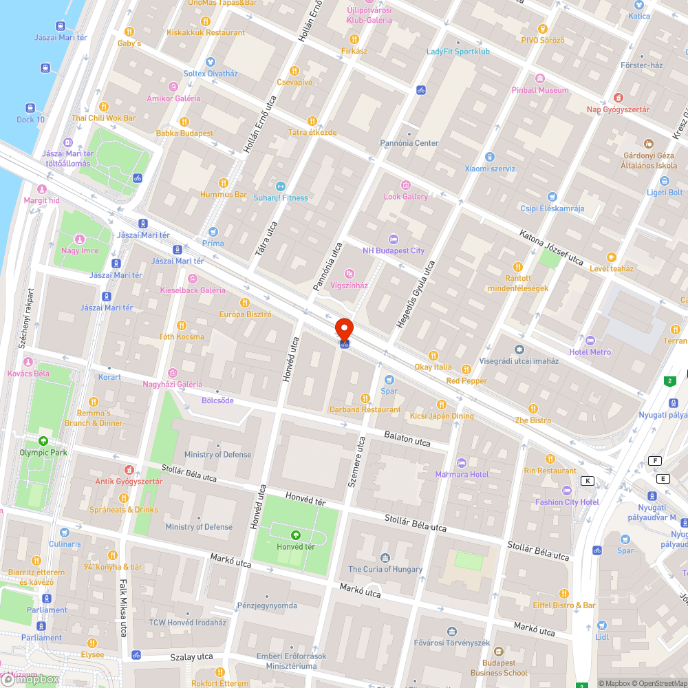 Parkoló autók elállják a BUBI állomást bejelentés helye