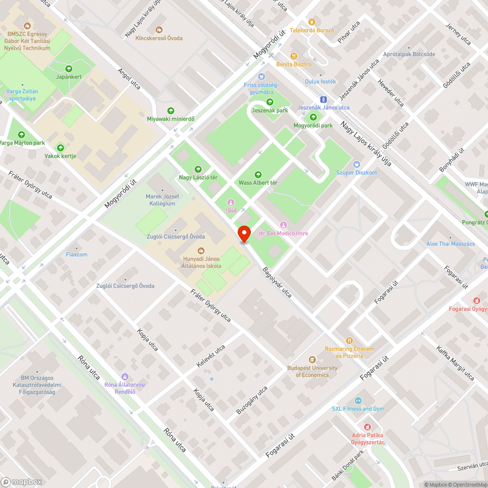 Újra kaotikus parkolás a füvön bejelentés helye