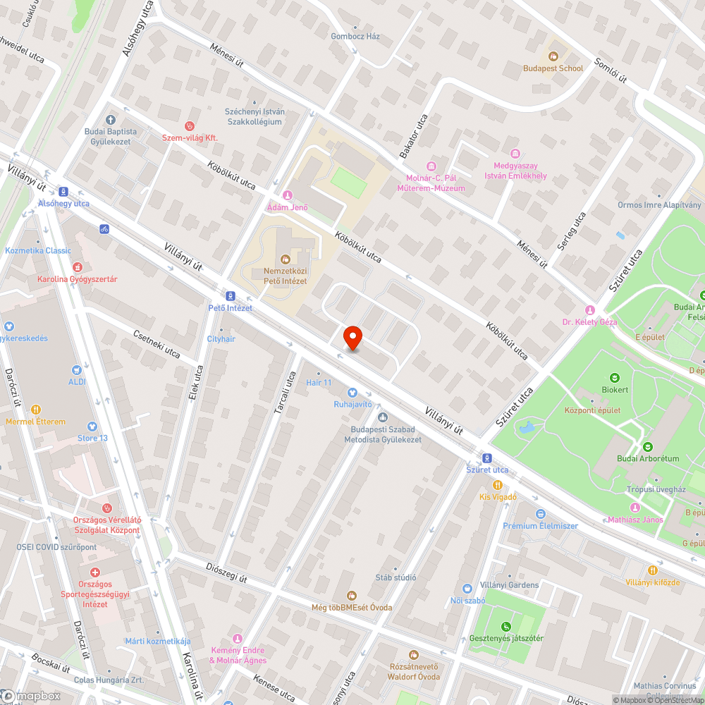 Három darab lomos tábla a fákon bejelentés helye