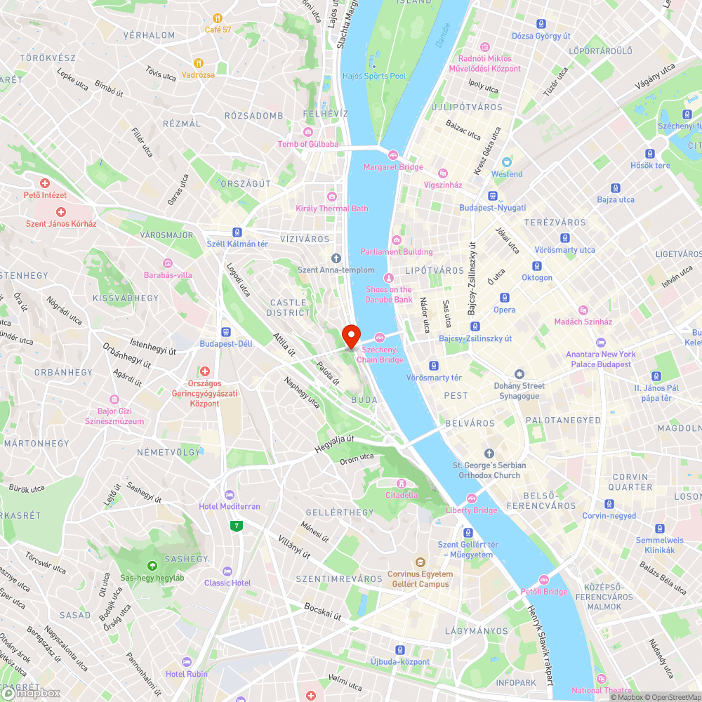 Clark Ádám téren kócos díszburkolat bejelentés helye