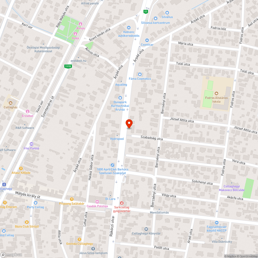 Kiálló aknafedél, szétmorzsolódott aszfalt bejelentés helye