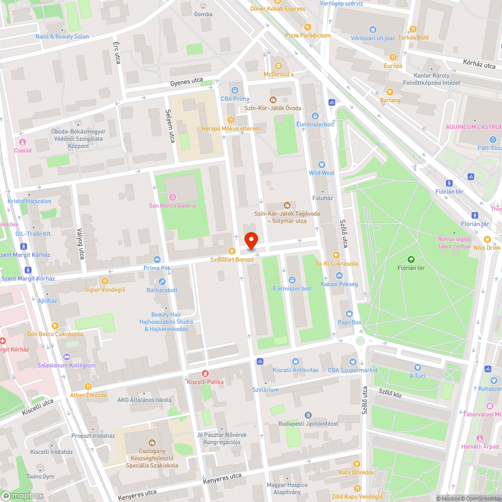 Parkolóhelyet foglaló roncskocsi a Zápor u. Föld u. sarkon bejelentés helye