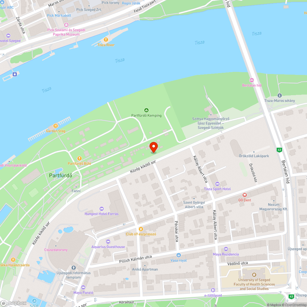 Kátyúk kb. 7 méterenként a Közép Kikötő soron bejelentés helye