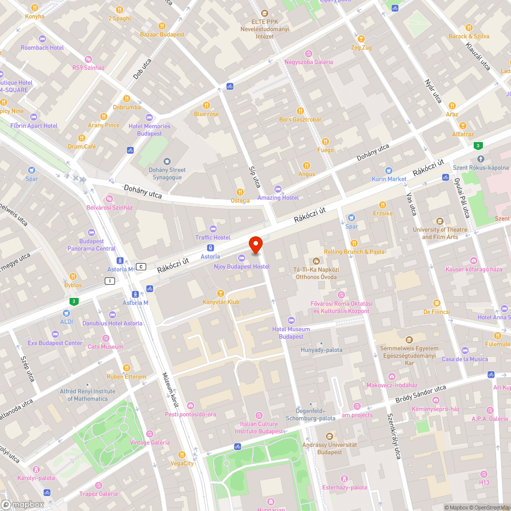 Puskin utca elején hízik egy kátyú bejelentés helye